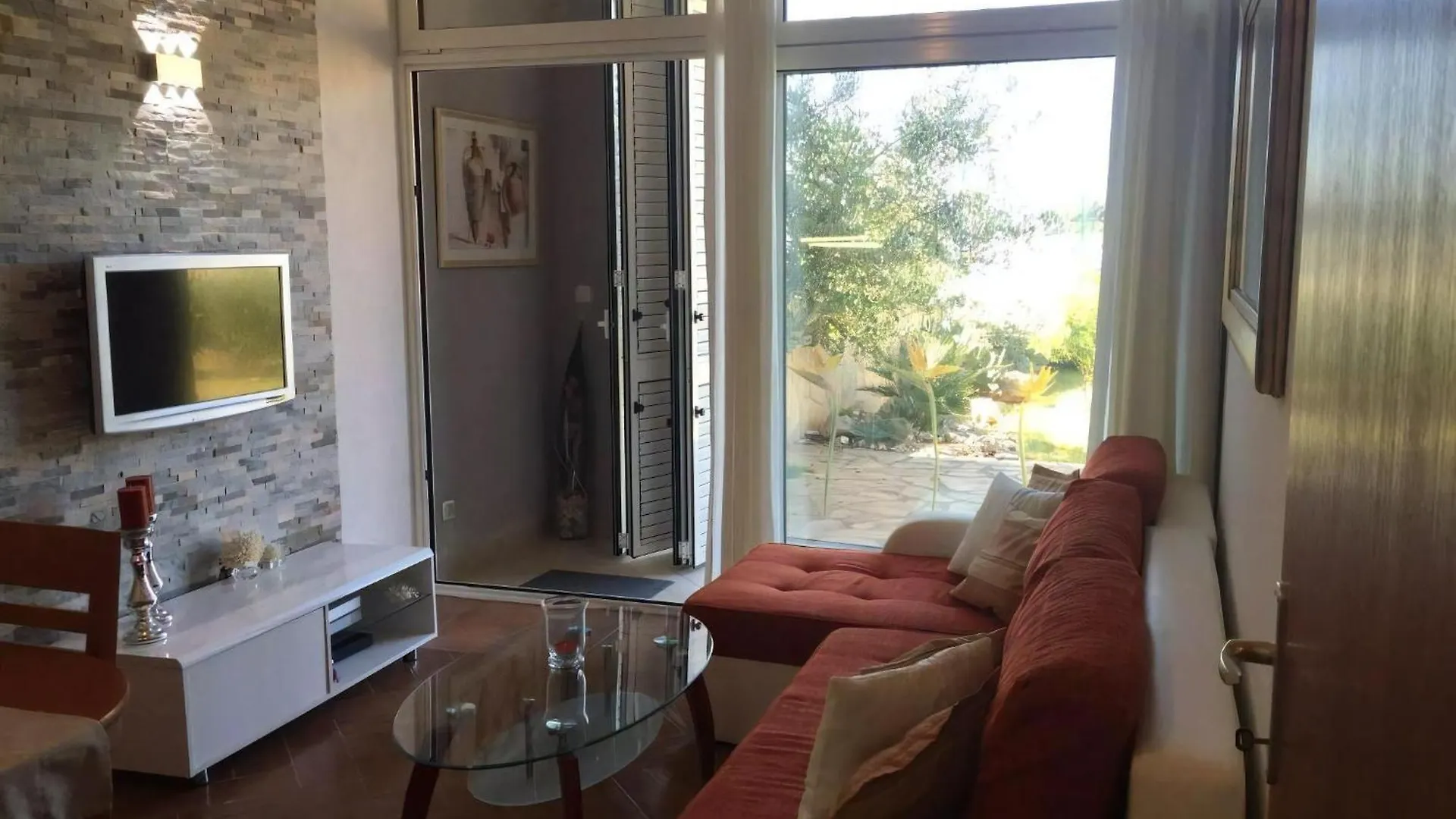 Direkt Am Meer Liegendes Apartment Mit Garten Medulin 0*,  Croatia