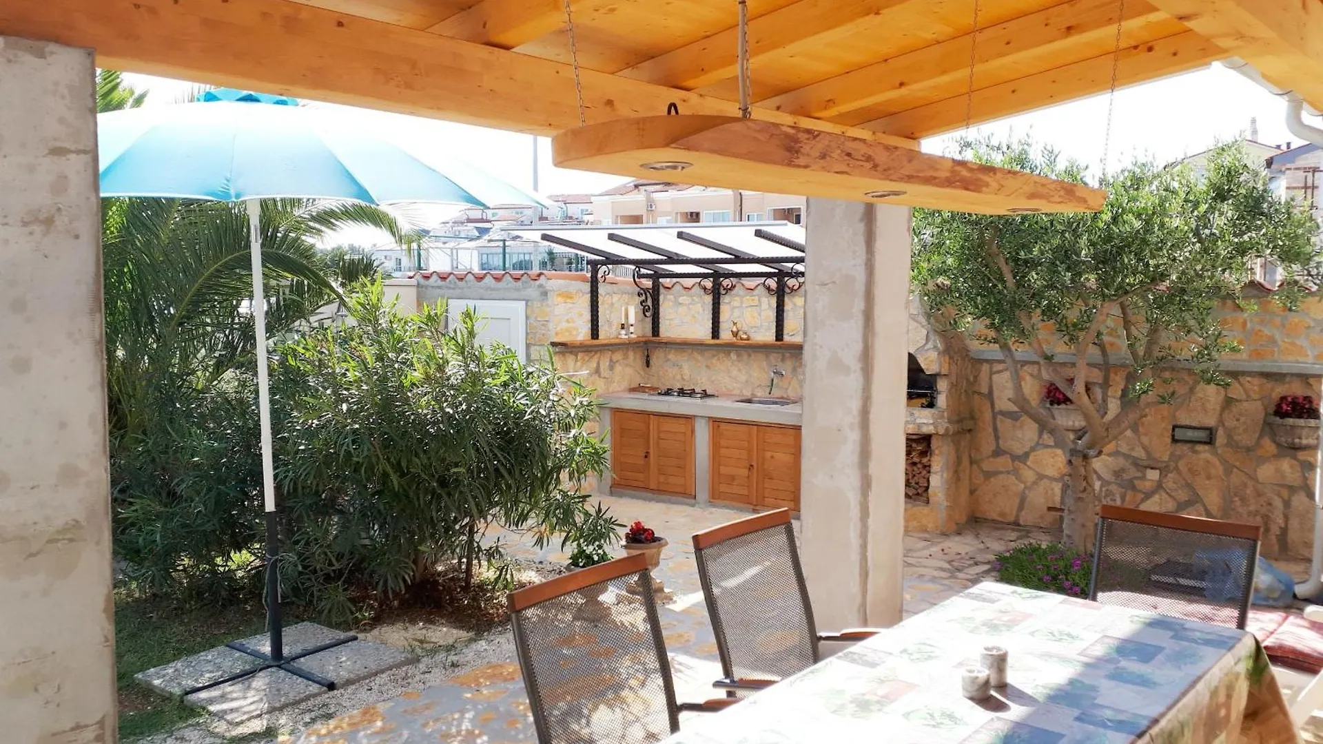 Direkt Am Meer Liegendes Apartment Mit Garten Medulin